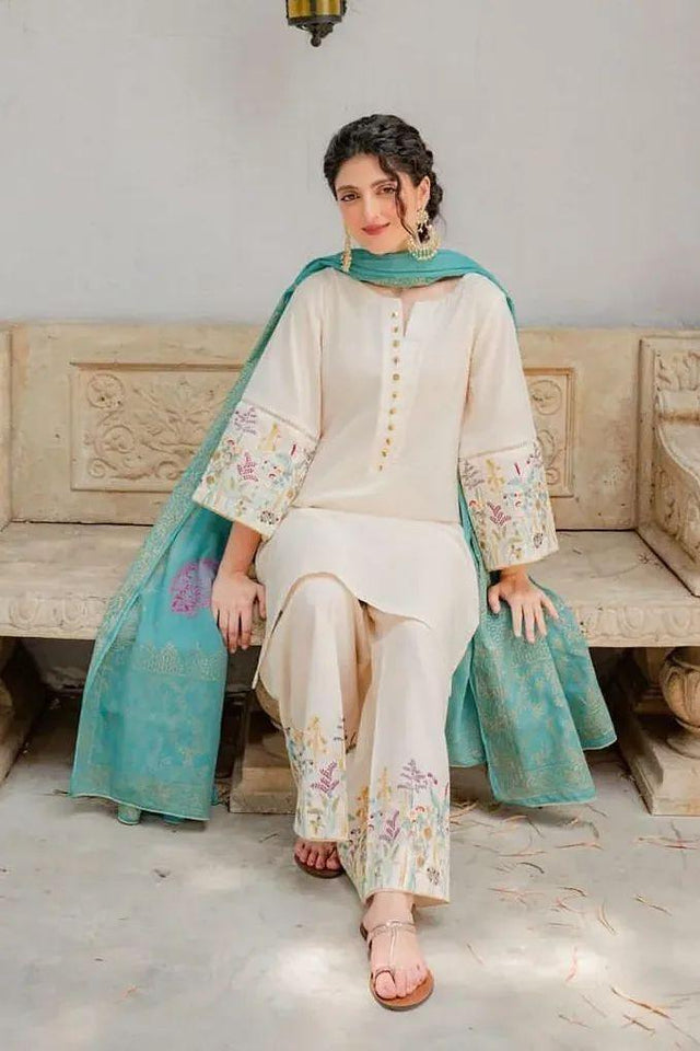 3 Pcs Women's Unstitched Embroidered Suit