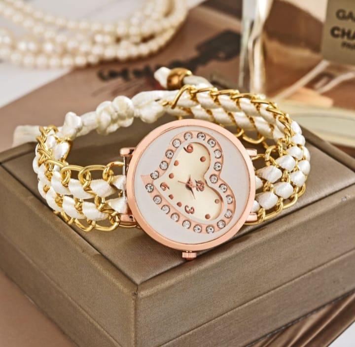 Stylish Women's Quartz Heart Watch with Chain Strap - 1 Pc